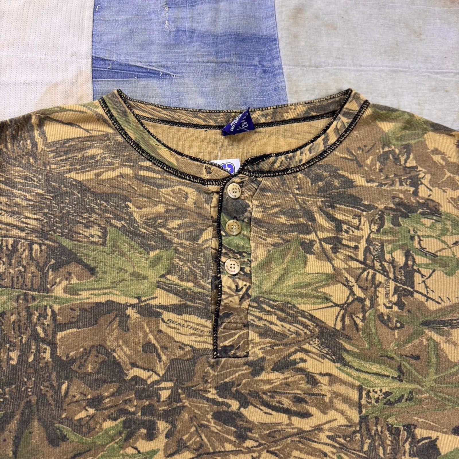 90s Realtree Camo Henley Long Sleeve Shirt Size XL