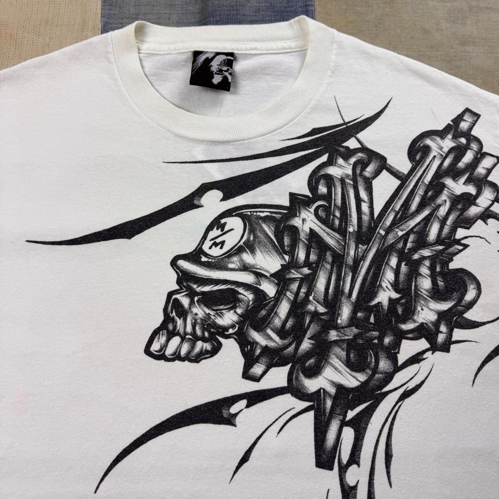 2000s Metal Mulisha Skull Graffiti Graphic Tee | Large