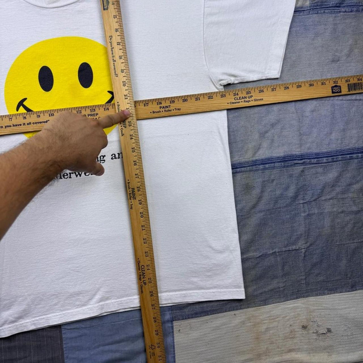 1990s Smiley Face “Not Wearing Underwear” Humor Tee | XL
