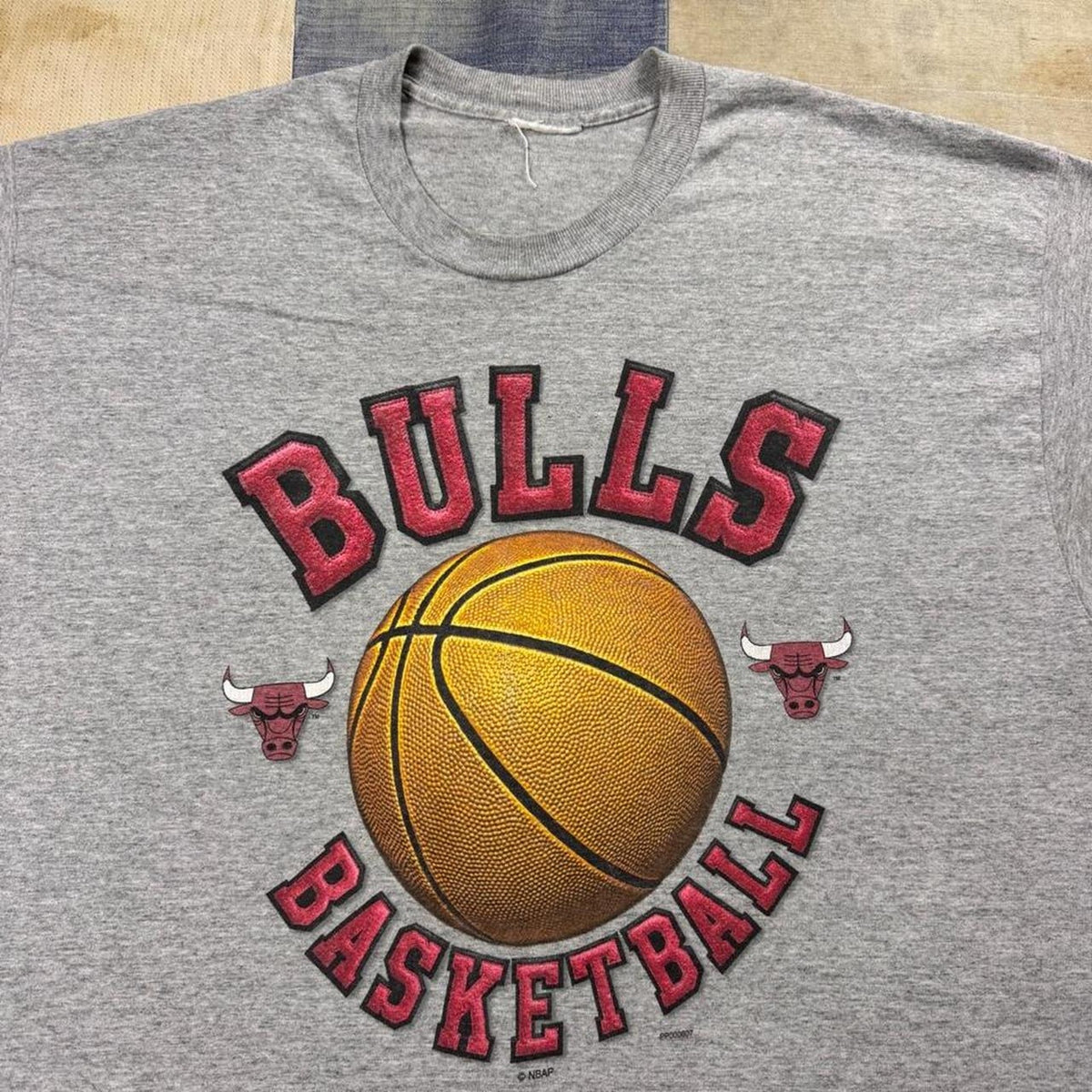 2000s Chicago Bulls Basketball Graphic Tee | XL