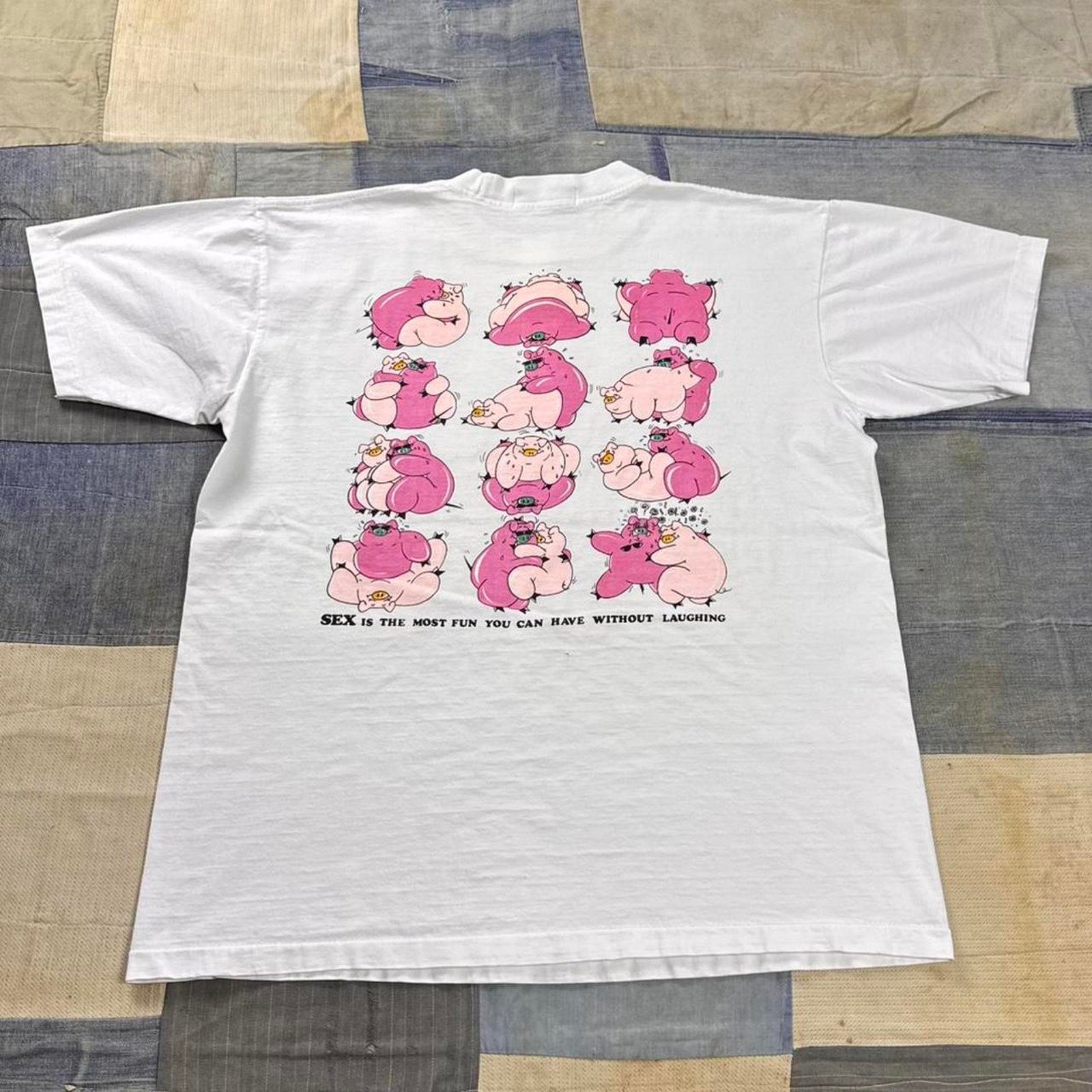 1990s Pigs having Sex Humor Tee | Large