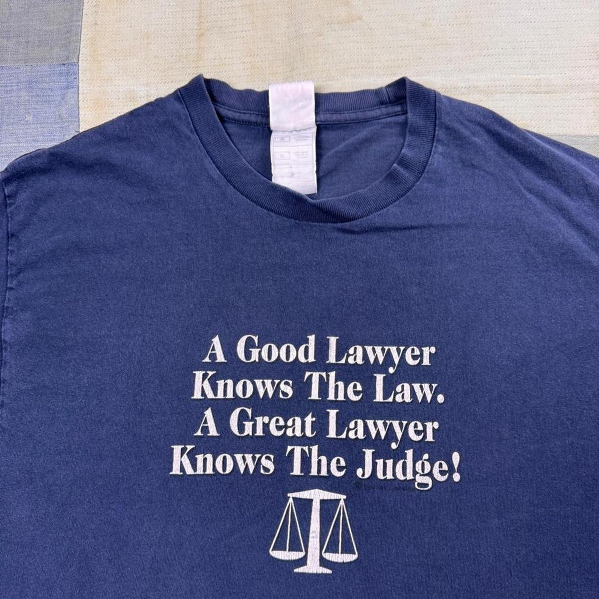 1990s A Good Lawyer Knows The Judge Graphic Tee | Medium