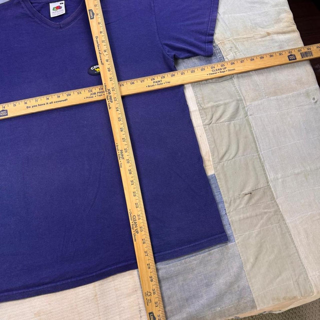 2000s Camel Logo V-Neck Tee | Large