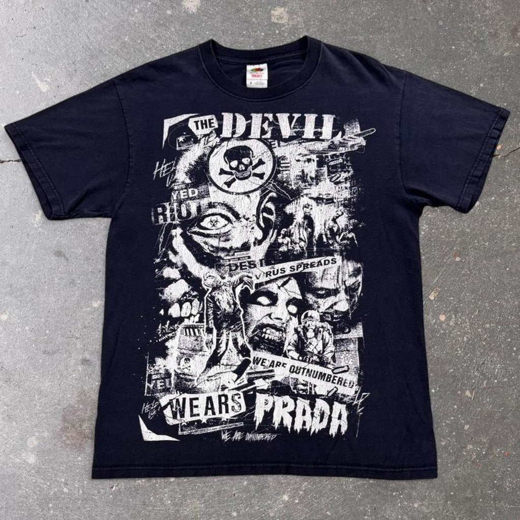 2010 The Devil Wears Prada Zombie EP Outnumbered Band Tee | Medium