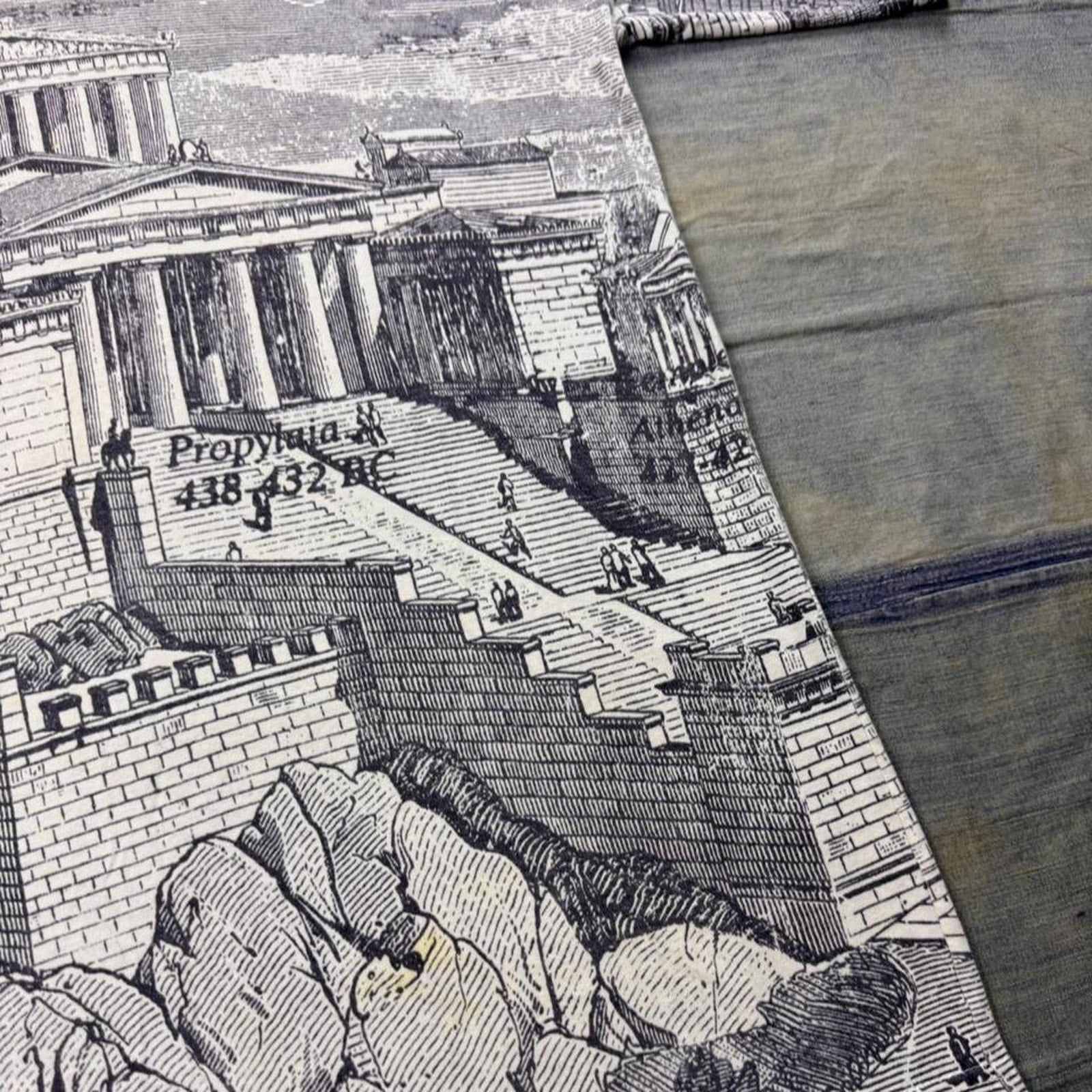 1990s Ancient Athens Parthenon All Over Print Graphic Tee | Large