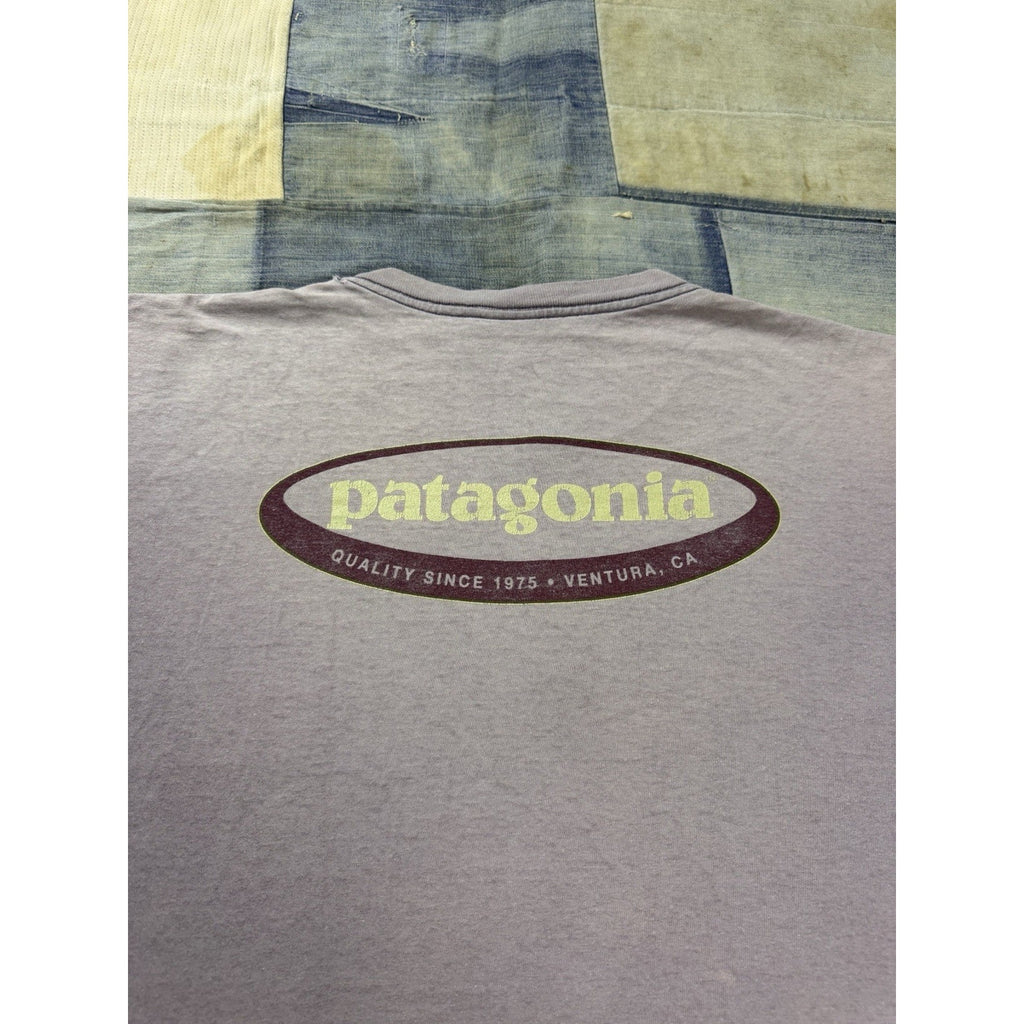 Patagonia Organic Cotton T Shirt Medium USA Vintage Logo Graphic Ventura Pink