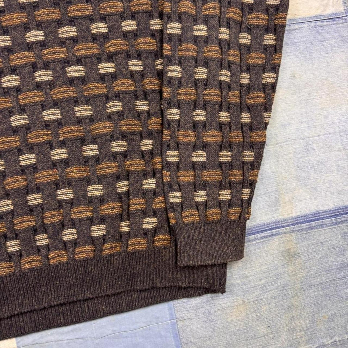 1990s Bill Blass Geometric Textured Knit Crewneck Sweater | 2XL