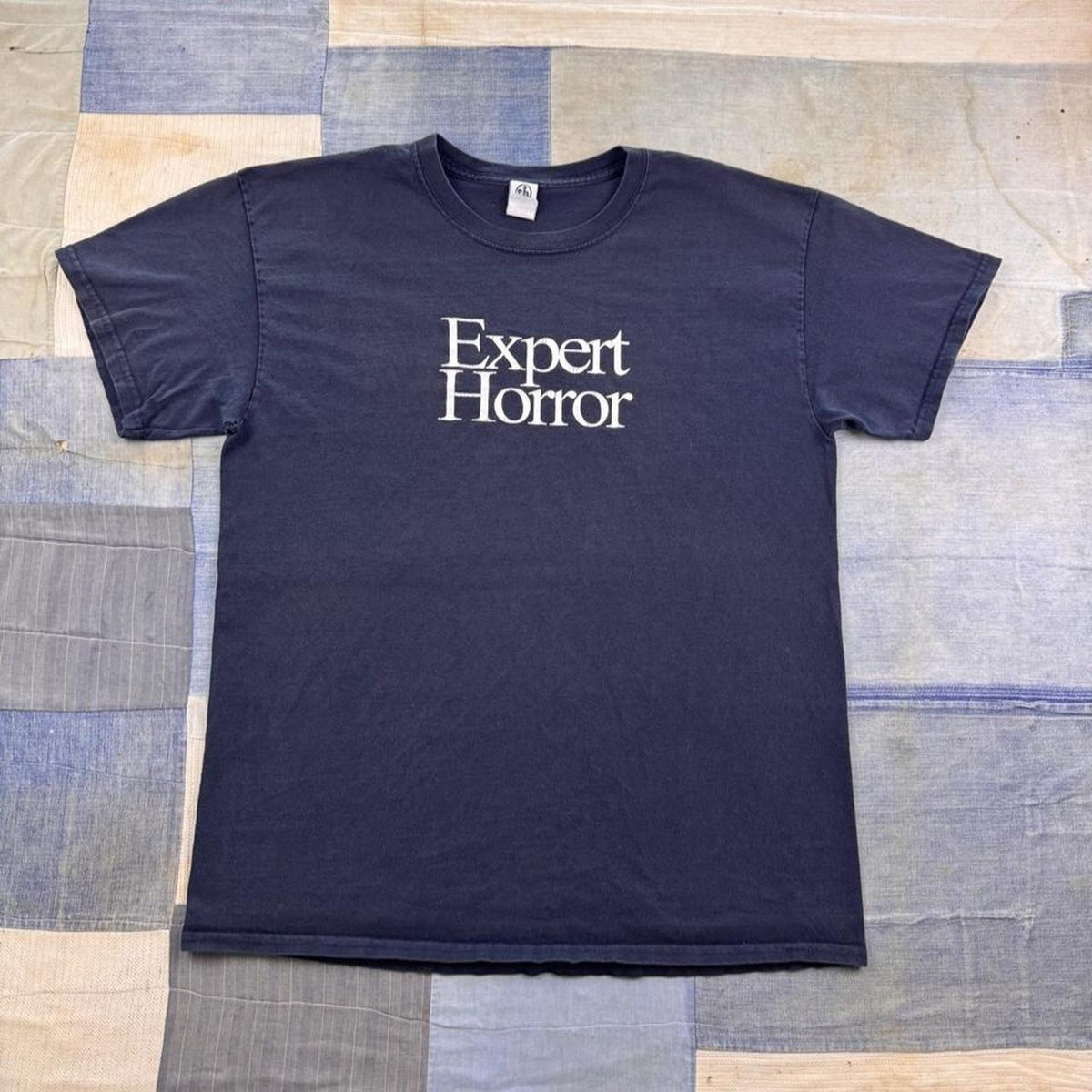 1990s Expert Horror Research Company Graphic Tee | Large