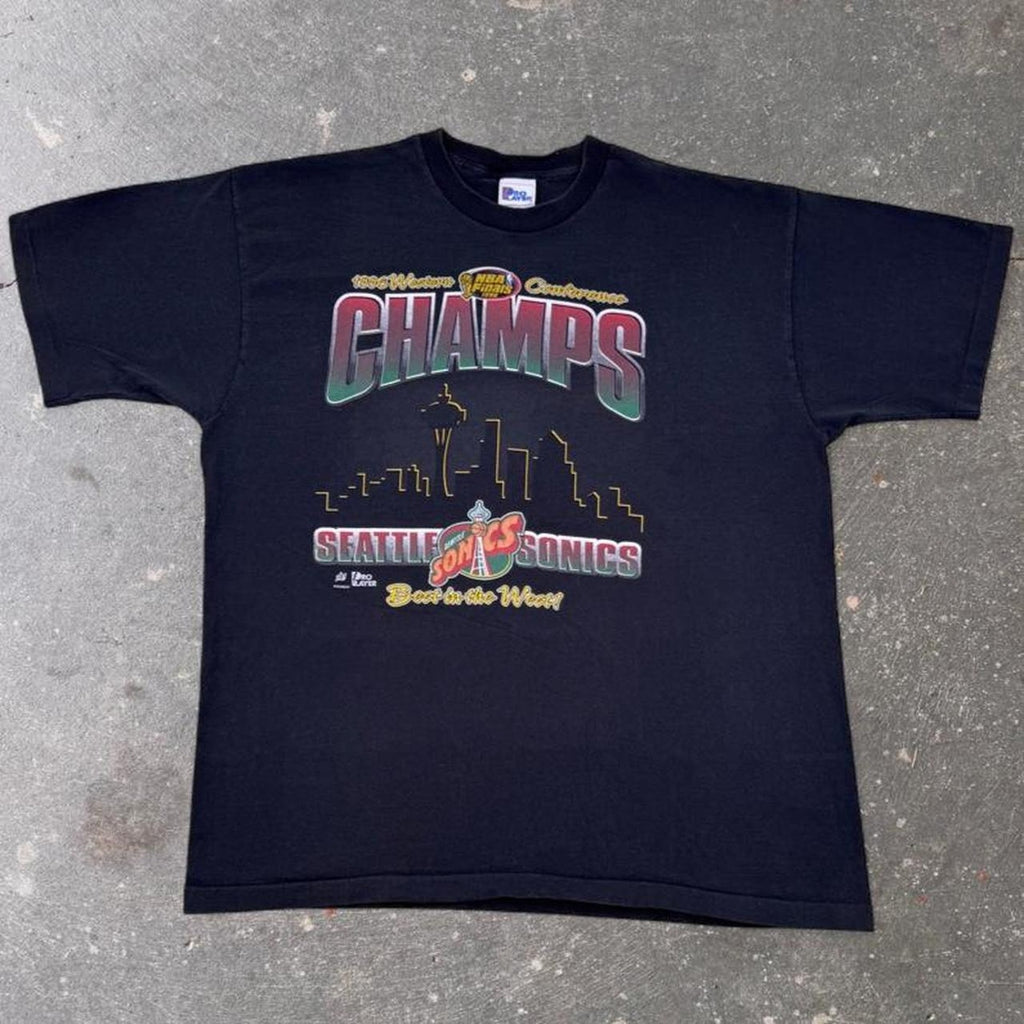 1996 Seattle SuperSonics Western Conference Champs NBA Finals Graphic Tee Pro Player USA | XXL