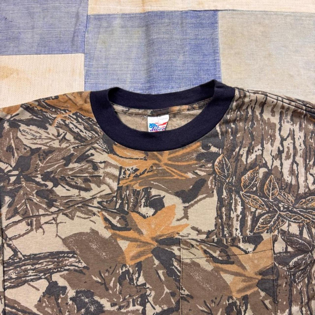 1990s Liberty Realtree Camo Long Sleeve Pocket Tee | Large