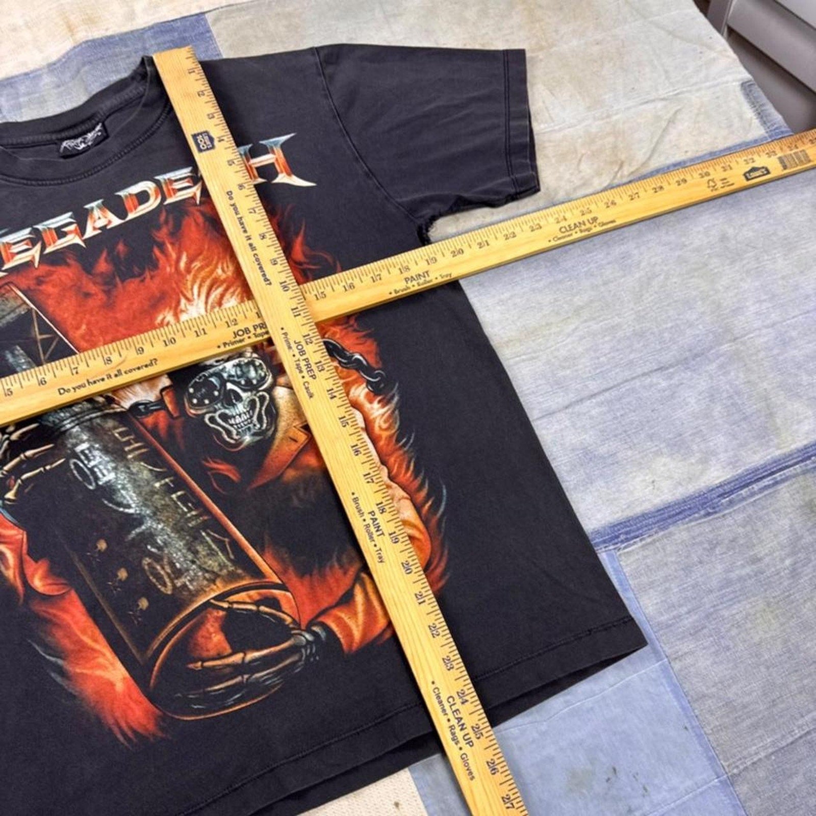 2000s Megadeth Vic Rattlehead Nuclear Missile Band Tee | Medium