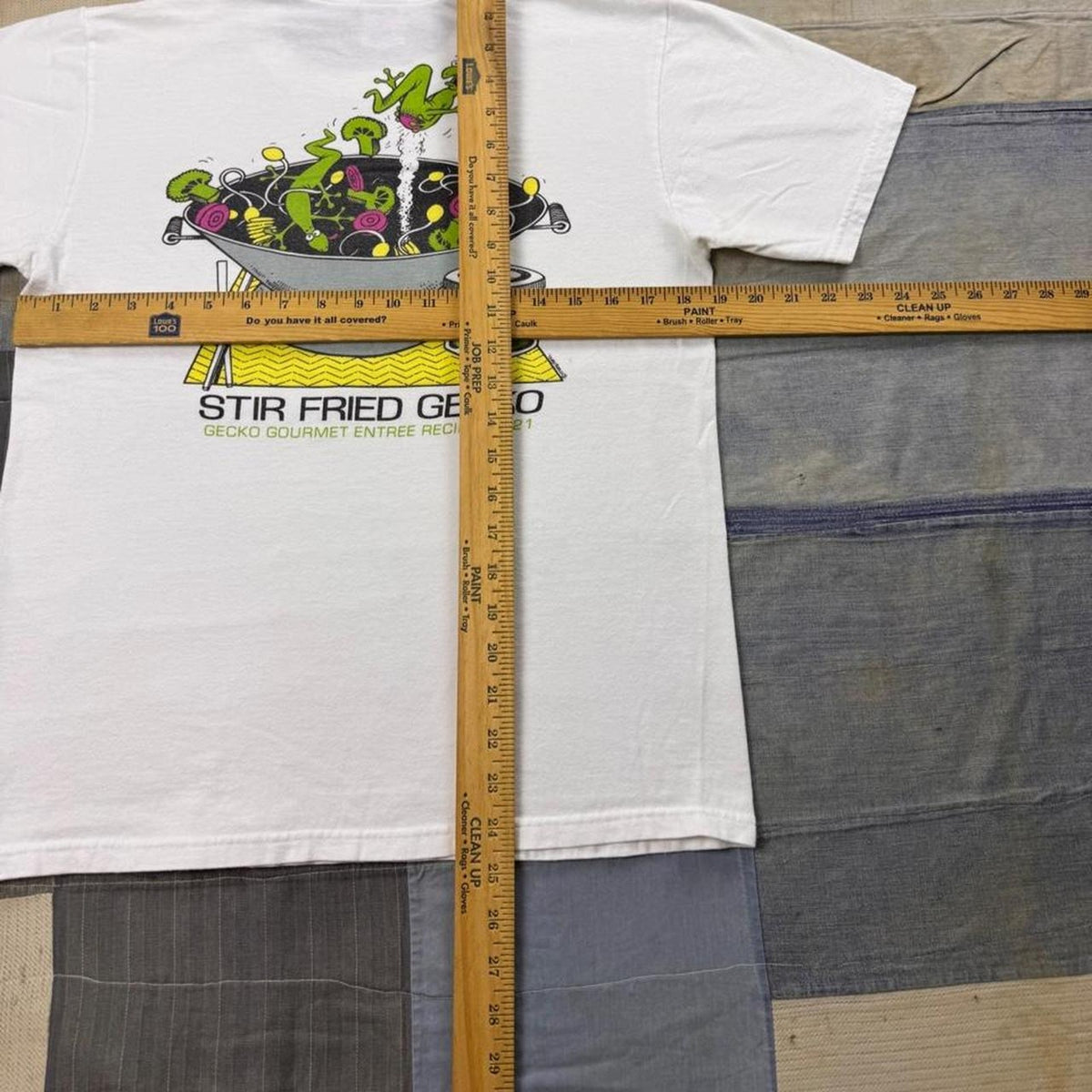 2000s Crazy Shirts Hawaii Stir Fried Gecko Gourmet Tee | Small