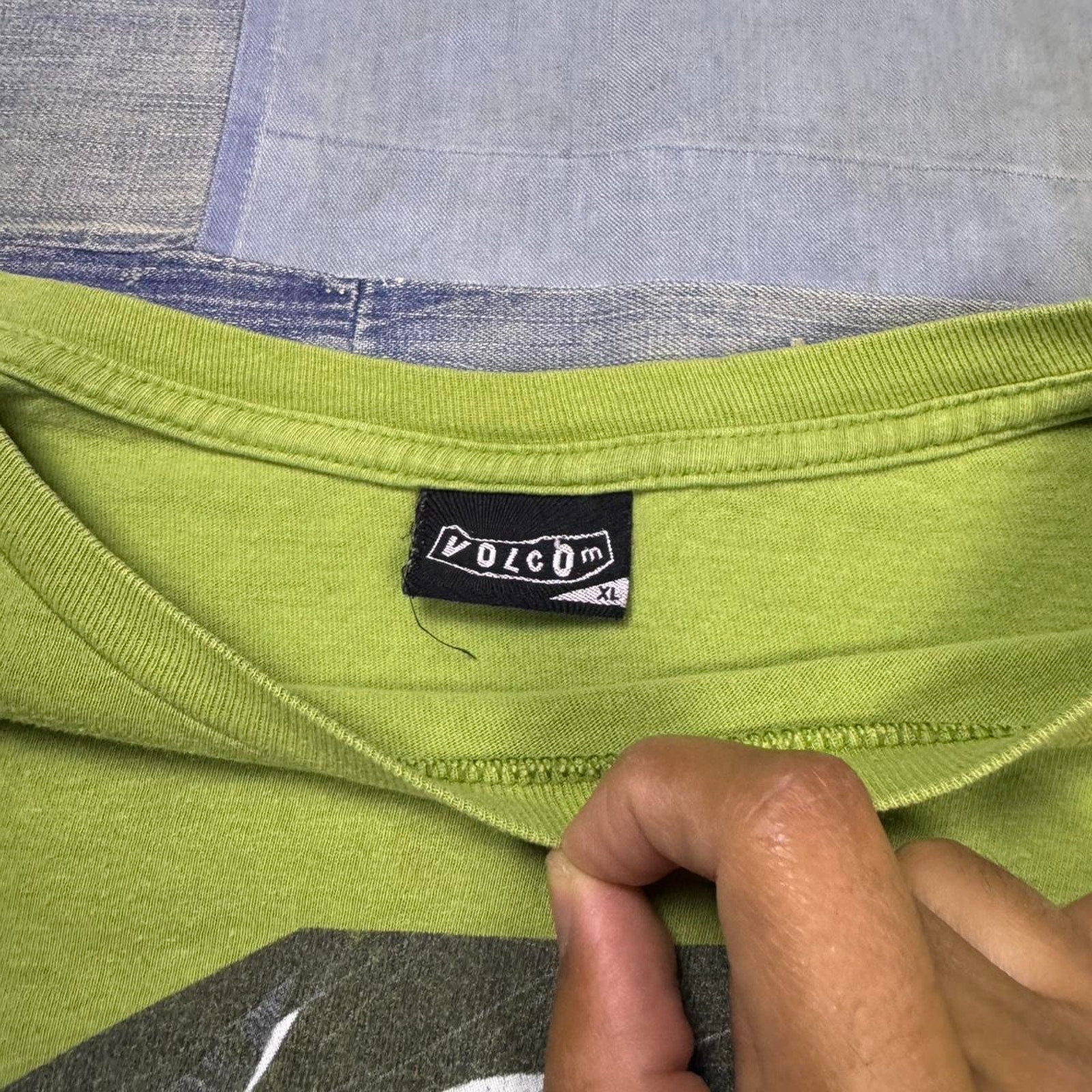 1990s Volcom green surf Tee | XL