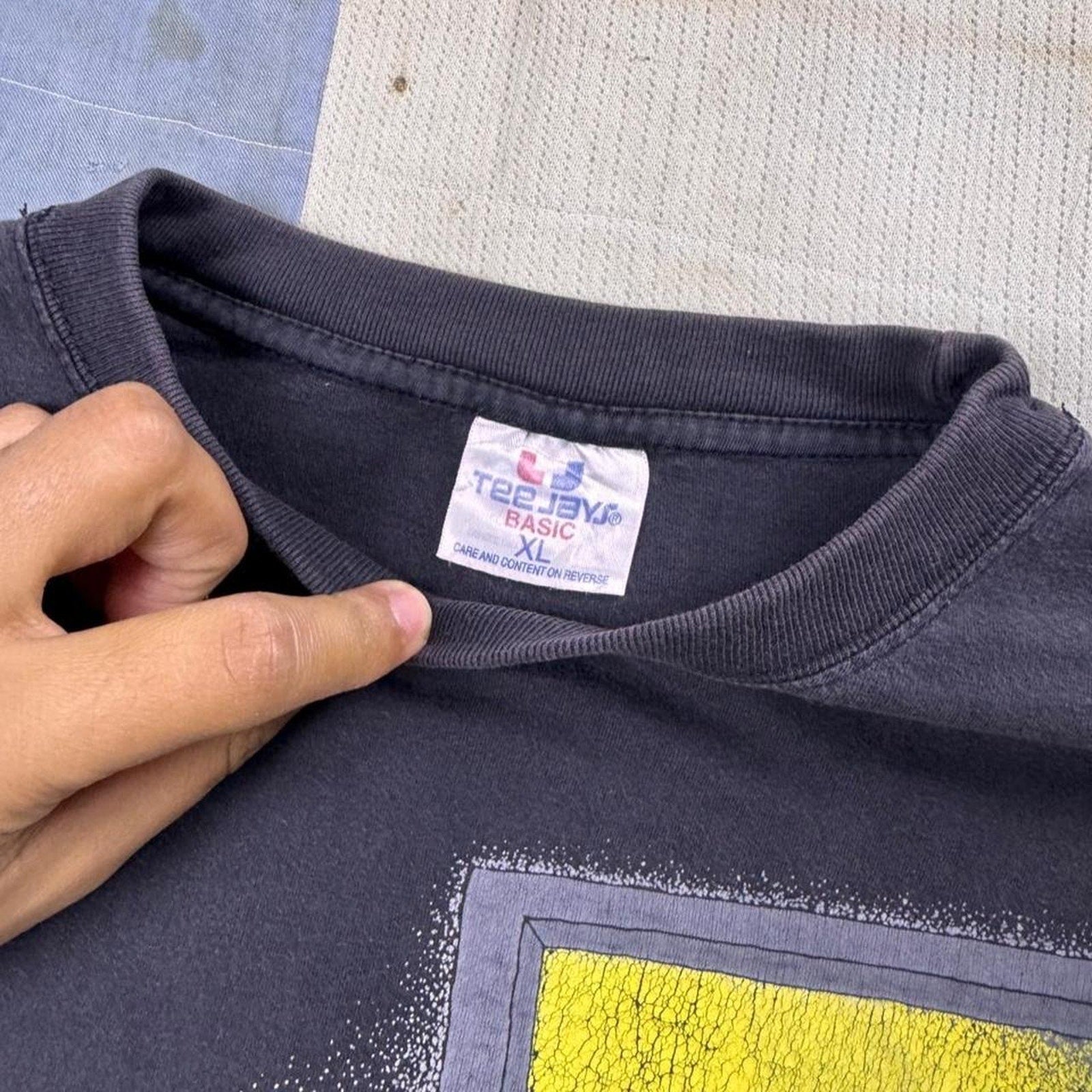 2000s German “Ab Ins Bett” Computer Mouse Graphic Tee | XL