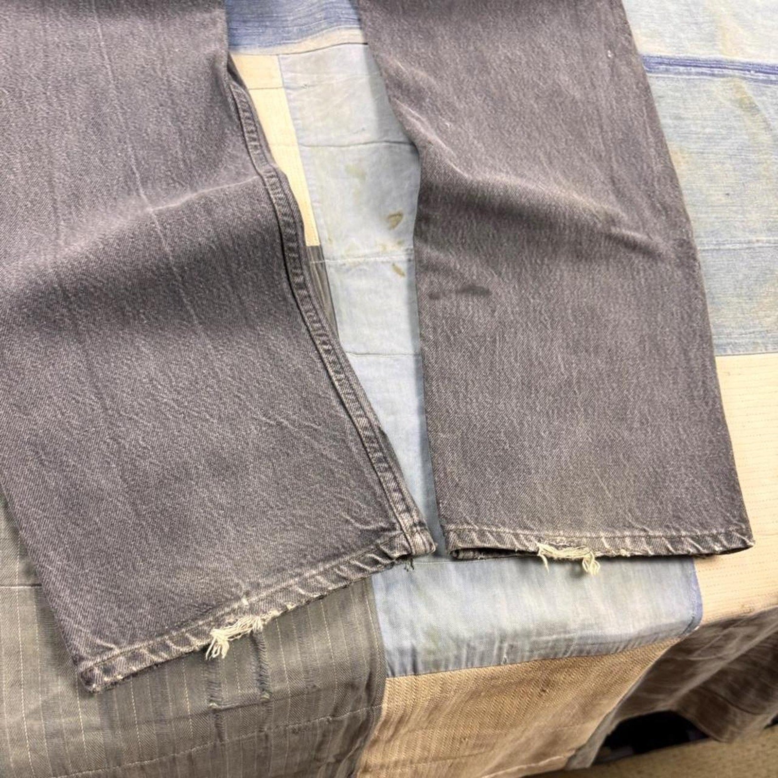 1990s Levi’s 501 Faded Black Button Fly Jeans | 33x32