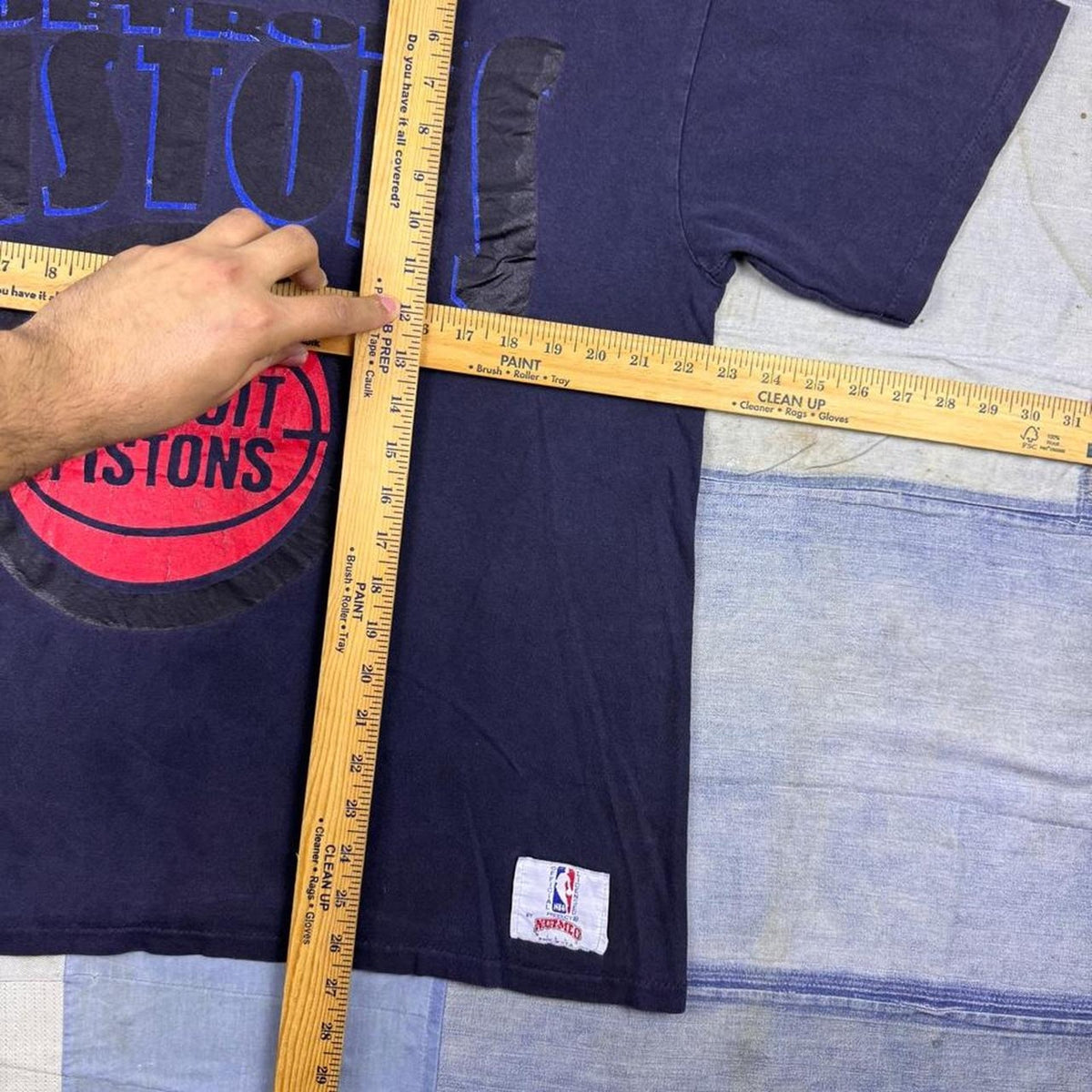 1990s Detroit Pistons Nutmeg NBA Tee | L