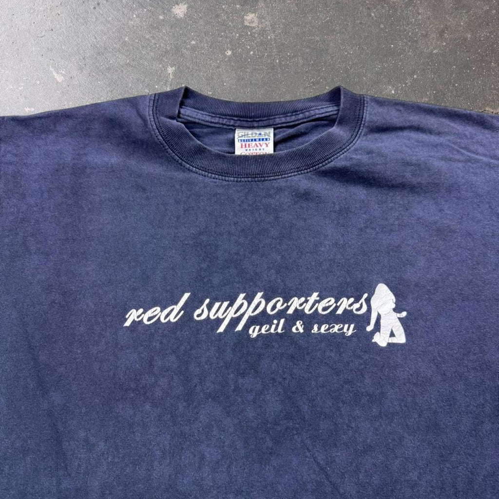 2000s Red Supporters Geil & Sexy Graphic Tee | Medium