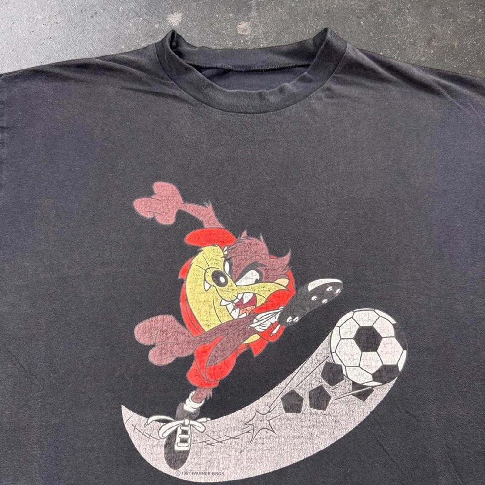 1997 Looney Tunes Taz Soccer Graphic Tee | XL