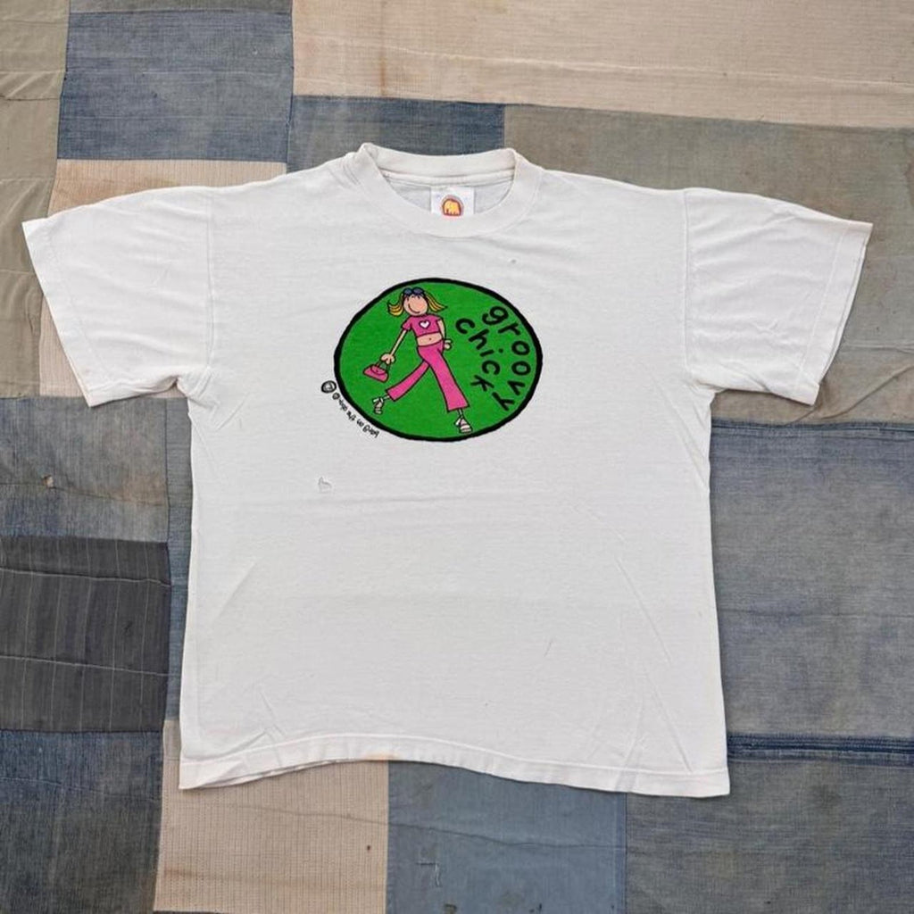 2000s Groovy Chick Tee | M