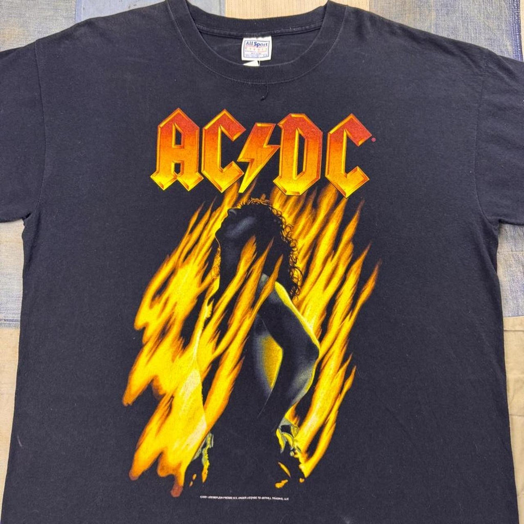 2001 AC/DC Bonfire Flame Graphic Band Tee | XL