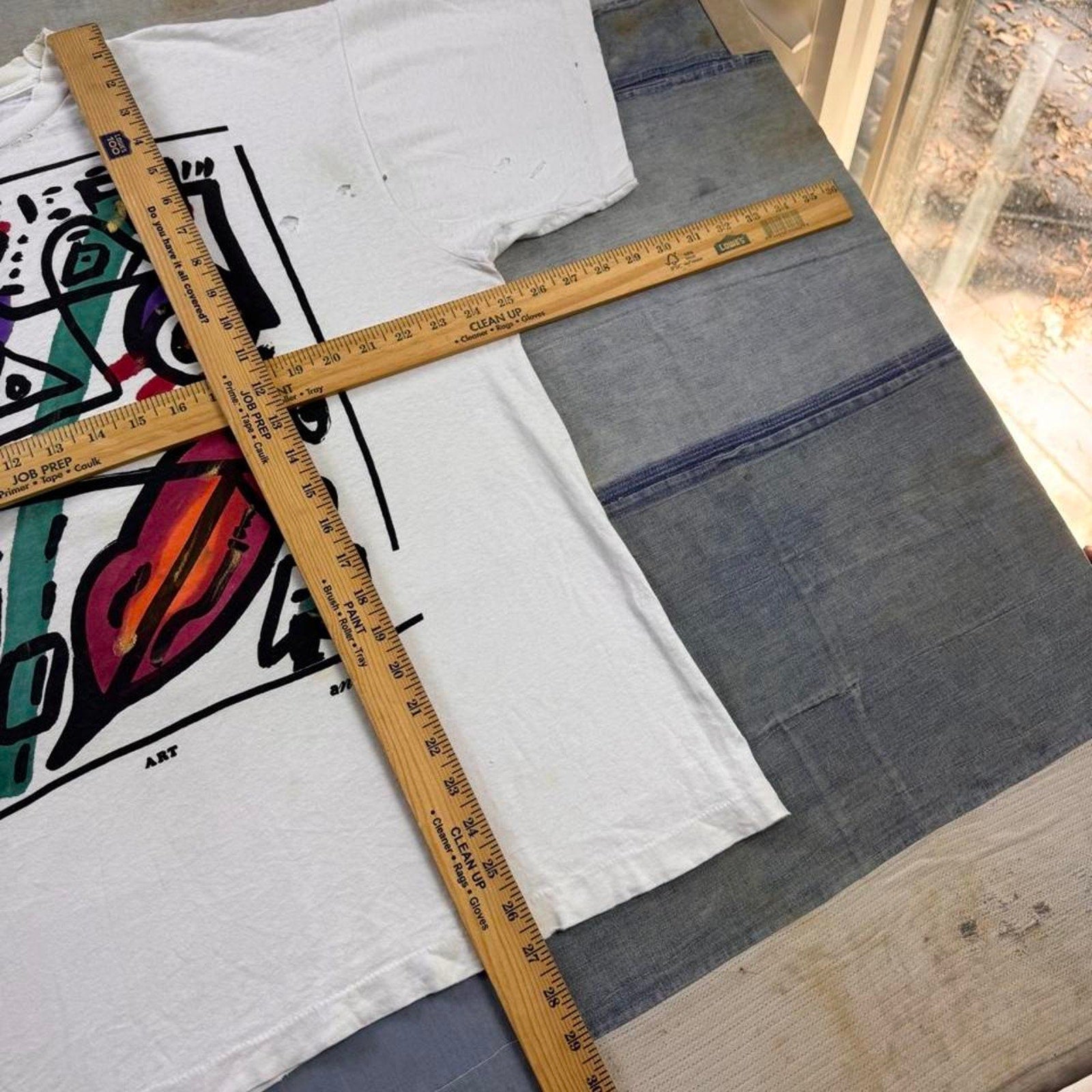 Vintage 90s abstract art graphic tee