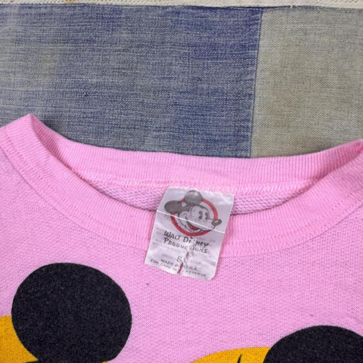 1980s Disney Mickey Minnie Mouse Crewneck Sweatshirt Pink Heart Graphic | S