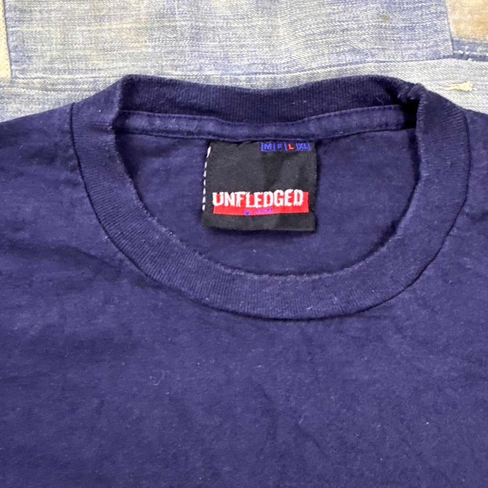 2000s unfledged graphic Tee | Large