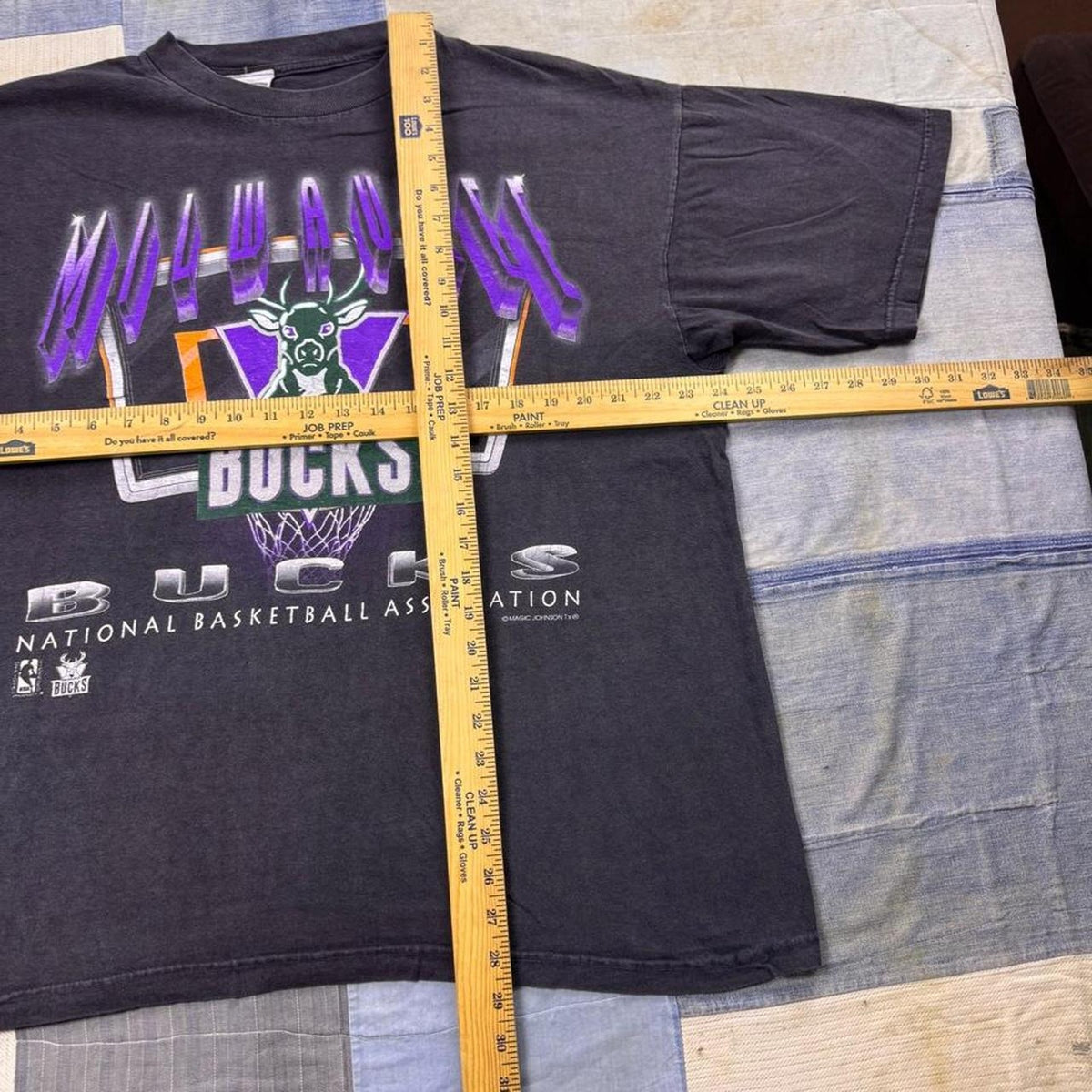 1990s Milwaukee Bucks Magic Johnson T's NBA Graphic Tee | XL