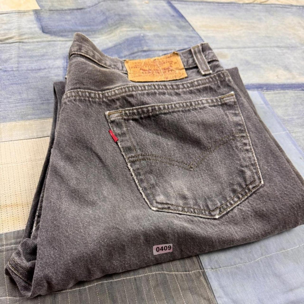 1990s Levi’s 501 Faded Black Button Fly Jeans | 33x32
