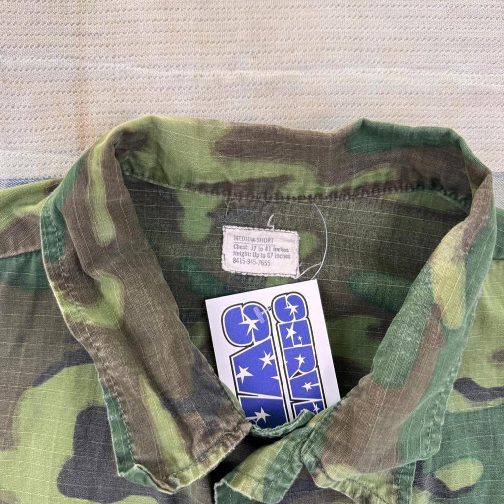 1969 US Army Vietnam ERDL Green Leaf Camo Jungle Fatigue Jacket | Medium Short