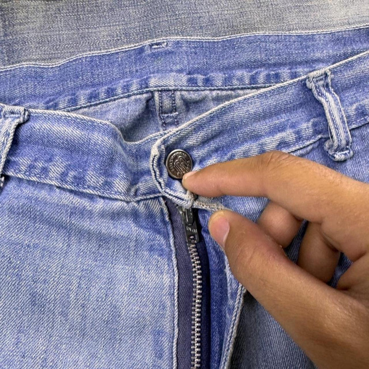 1970s Lee Riveted Baggy Cargo Wide Leg Jeans | 26x33