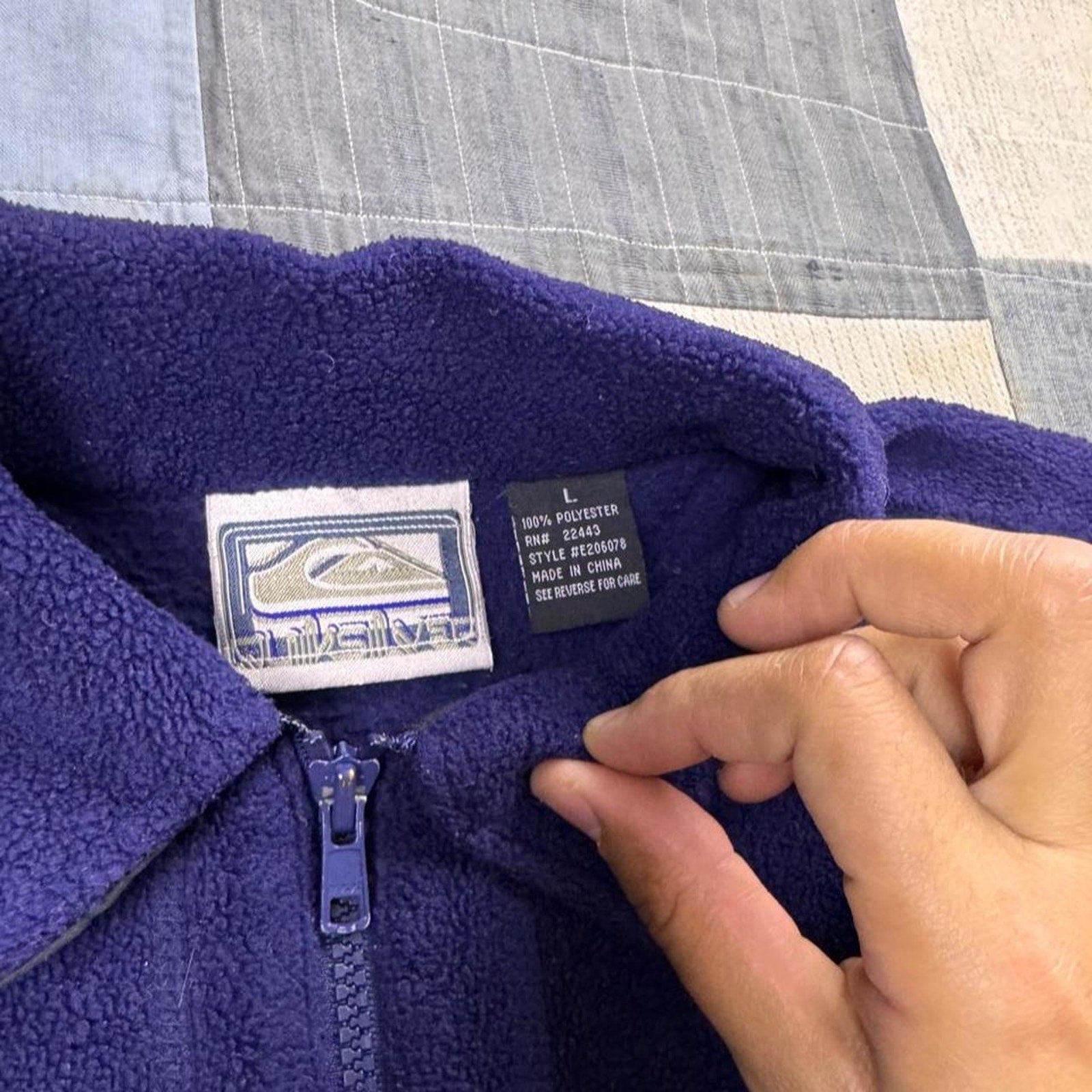 2000s Quiksilver Vintage Surfwear Purple Full Zip Fleece Jacket | Large