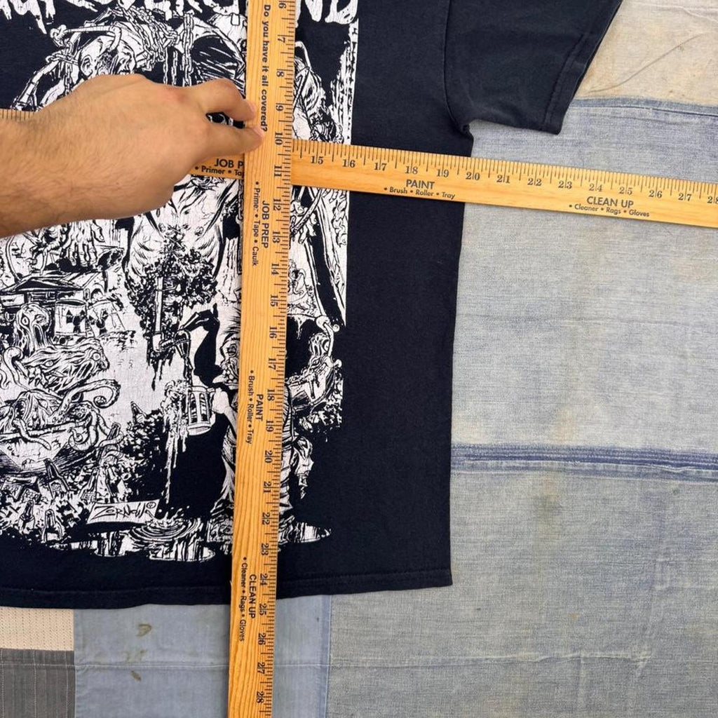 2000s Macabre Underground Horror Graphic Tee | Medium