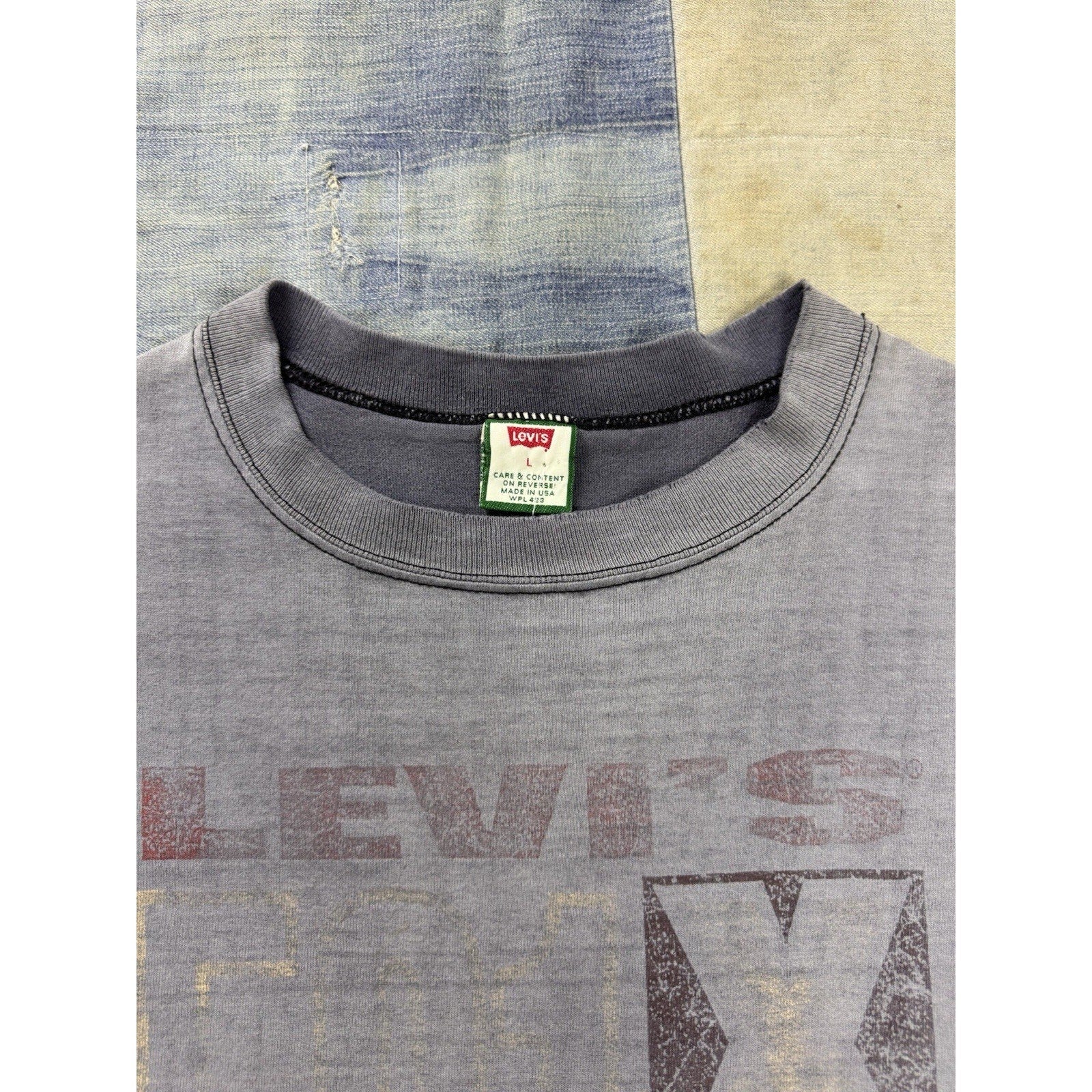 Vintage 1994 Levi's Jeans Graphic T Shirt USA Faded Gray Single Stitch XL Faded