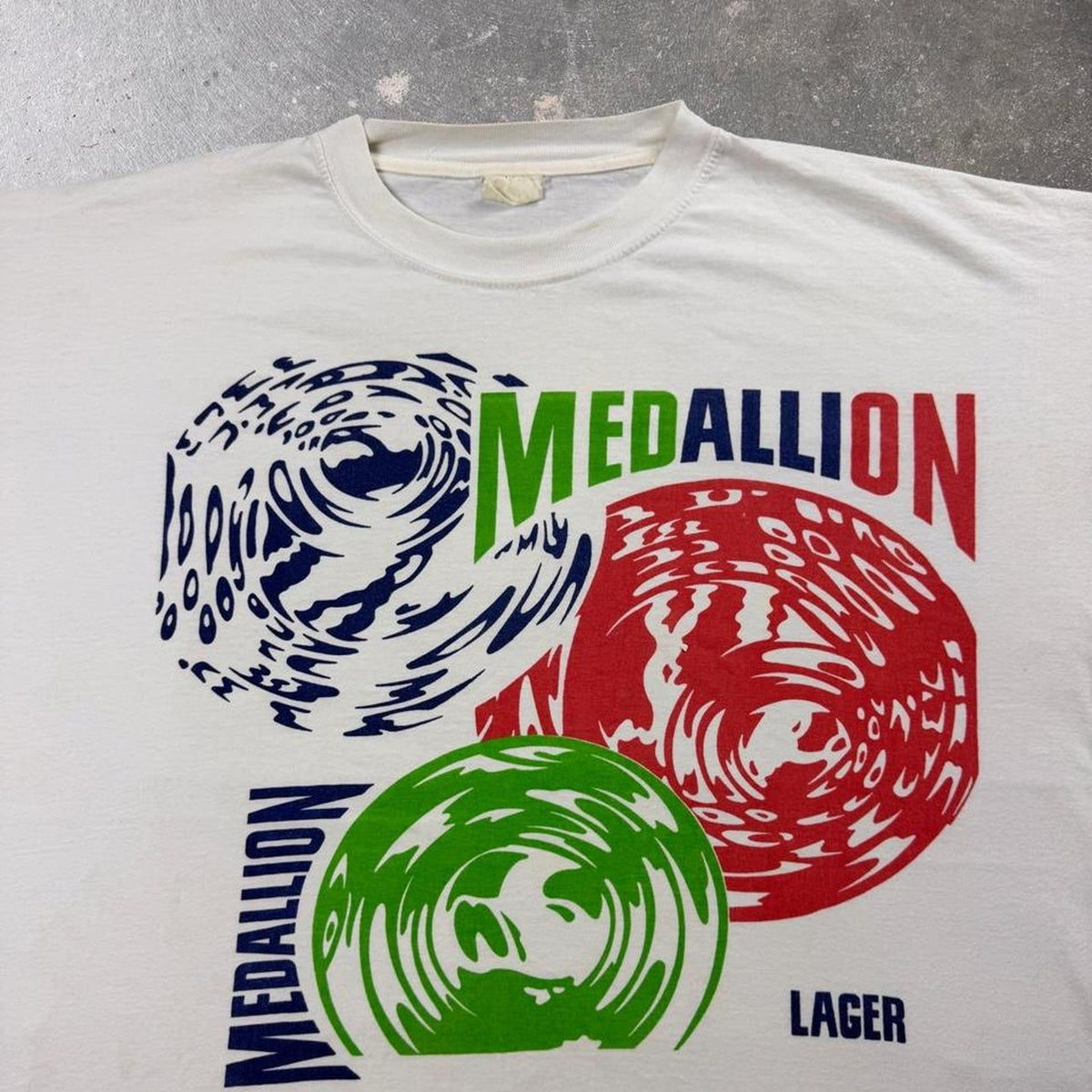 1990s Medallion Lager Beer Graphic Tee | XL