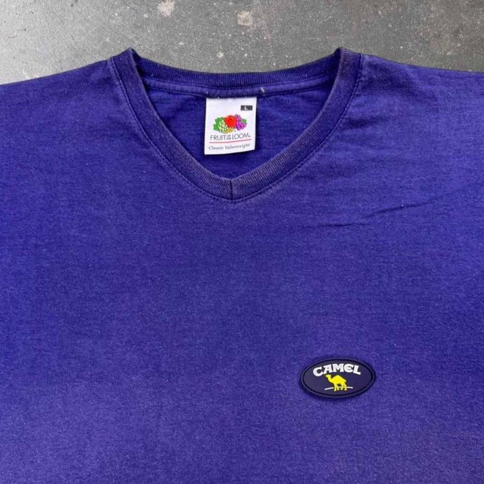 2000s Camel Logo V-Neck Tee | Large