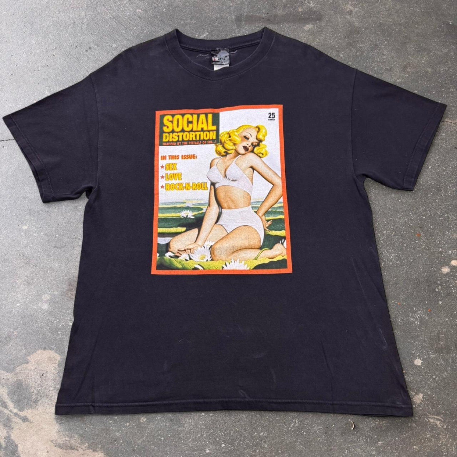 2007 Social Distortion Trapped by the Pitfalls of Sin Tee | medium