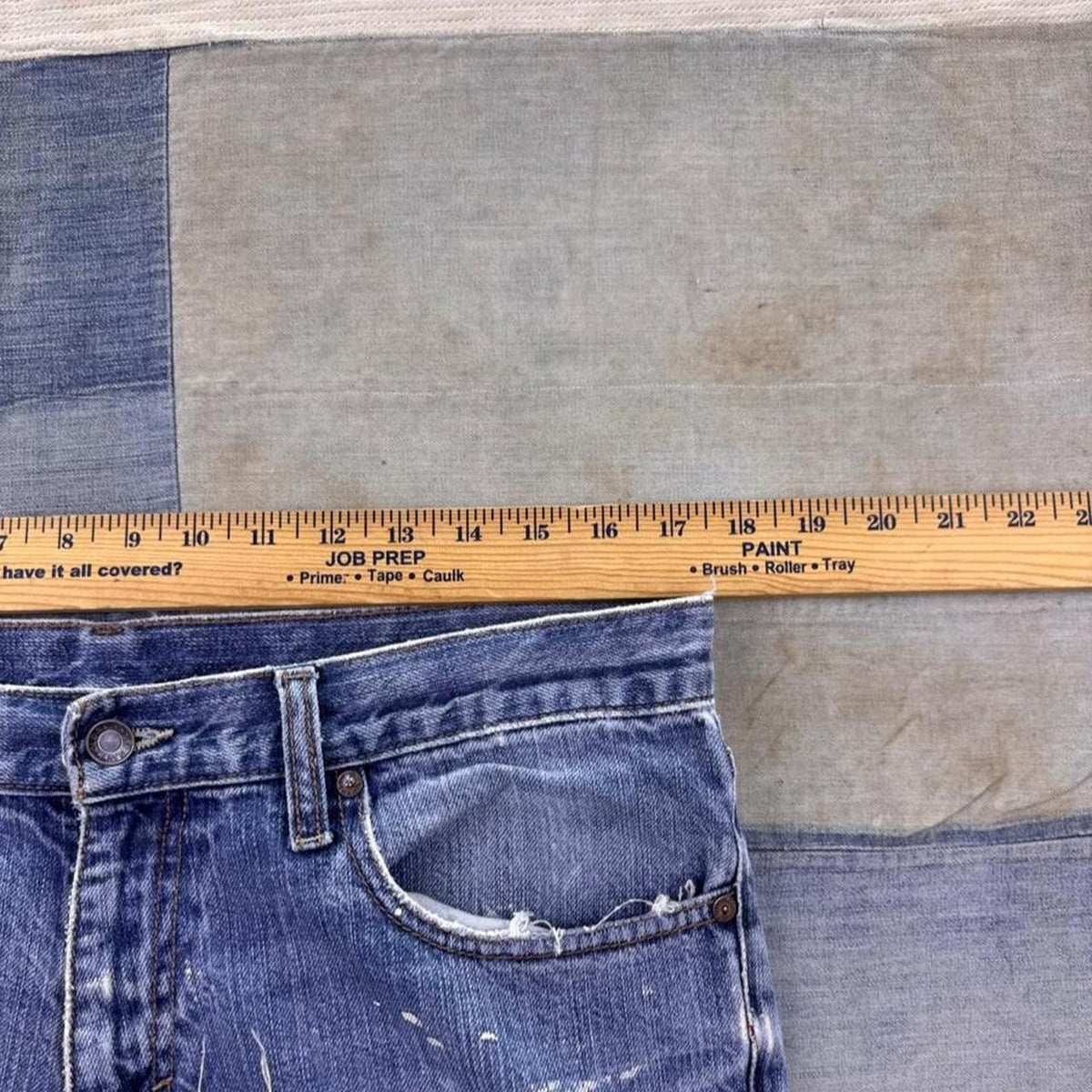 2000s Old Navy Paint Splatter Distressed Jeans | 35x30