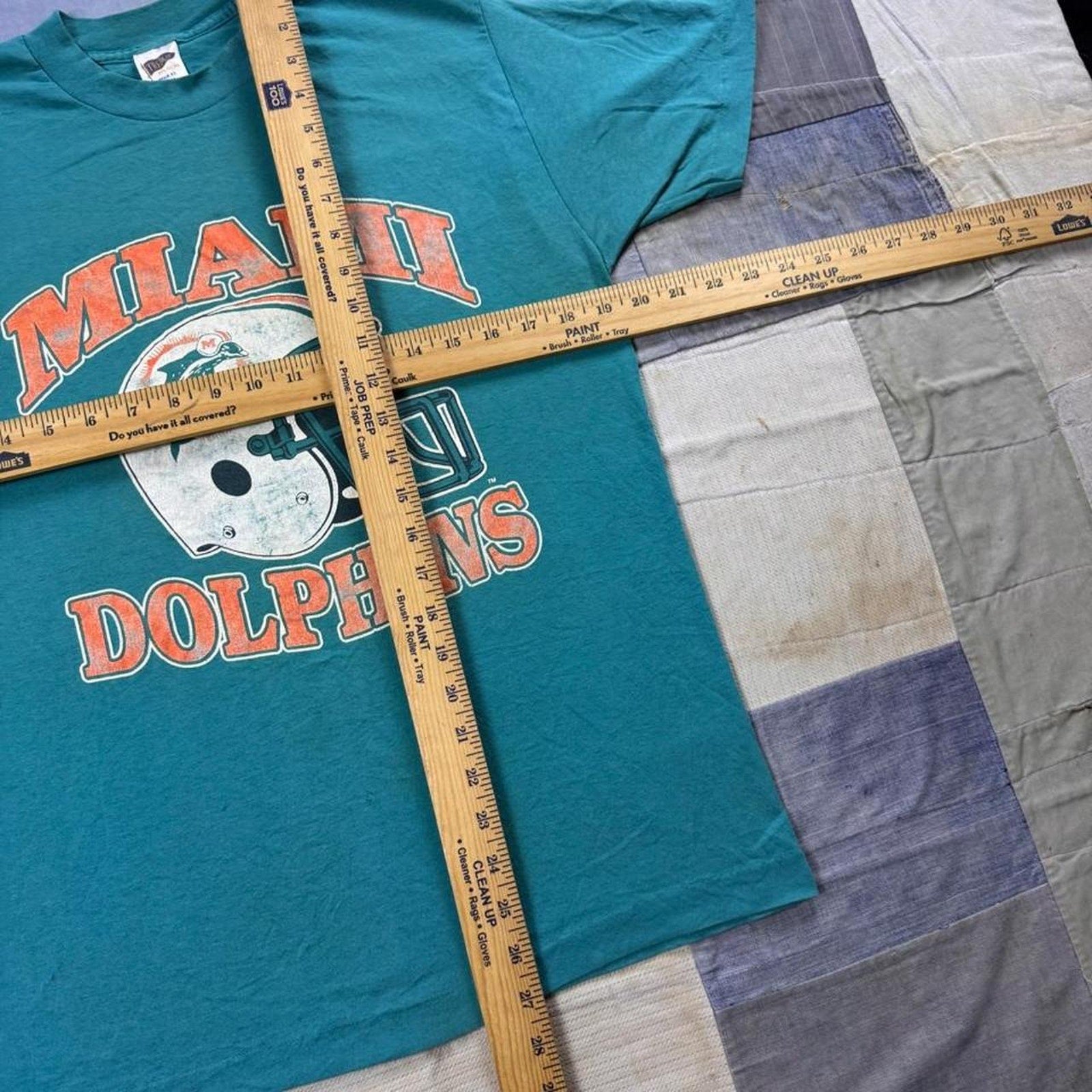 1980s Miami Dolphins Helmet Graphic Tee | Large