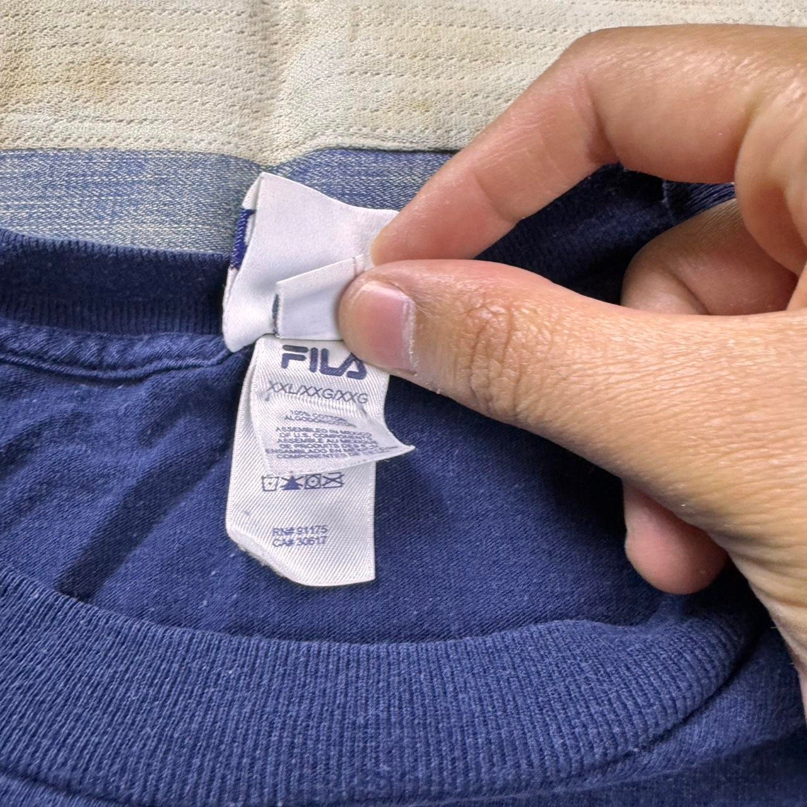 2000s Fila Embroidered navy blue Tee | XL