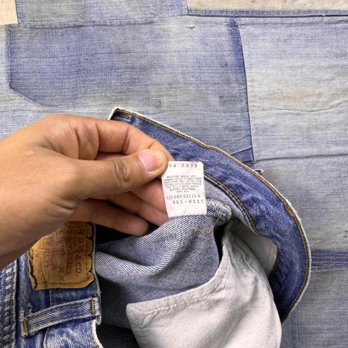 1990s Levi's 550 USA Made Relaxed Fit Jeans | 33x31