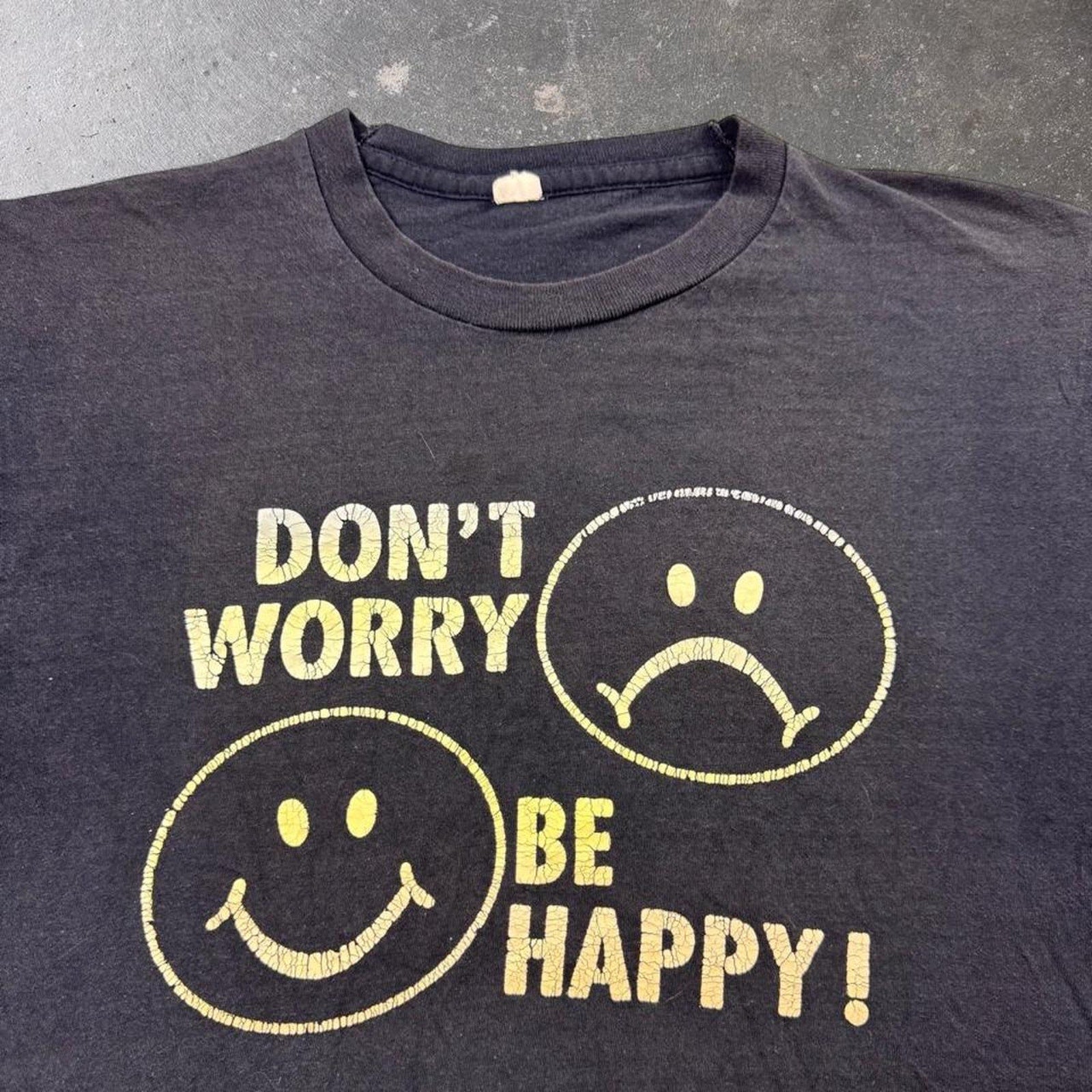 1980s Don’t Worry Be Happy Smiley Face Tee | Large