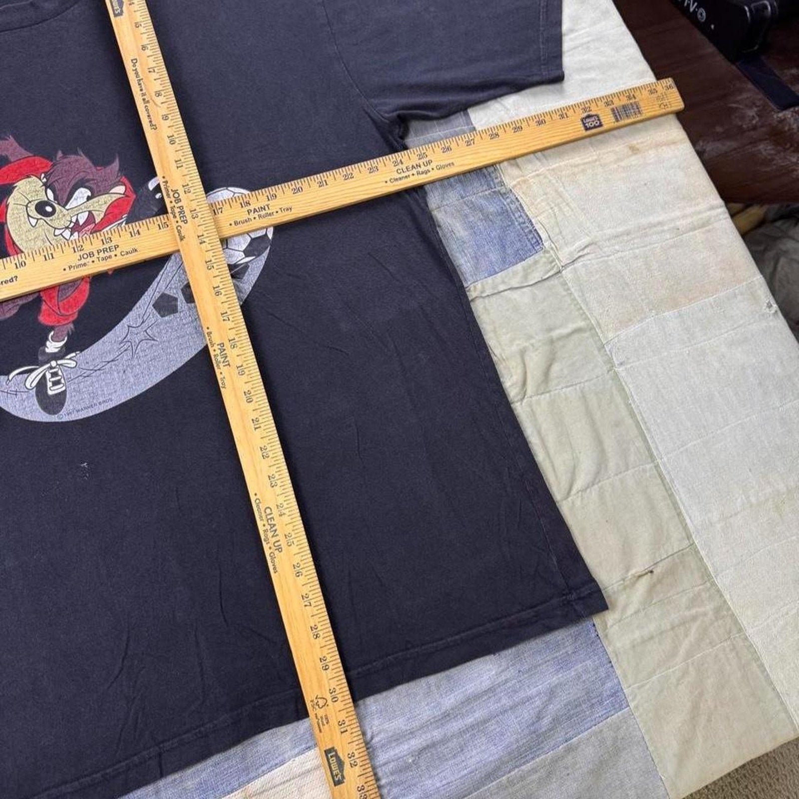 1997 Looney Tunes Taz Soccer Graphic Tee | XL
