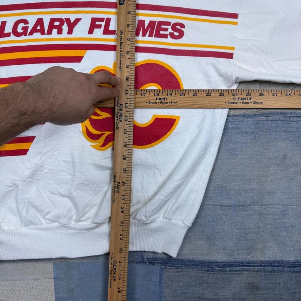 1990s Calgary Flames Cutoff Sweatshirt | XL