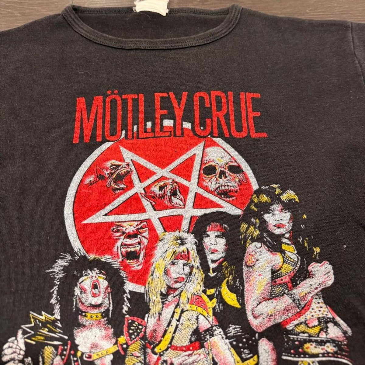 1980s Motley Crue Shout At The Devil Tee | S