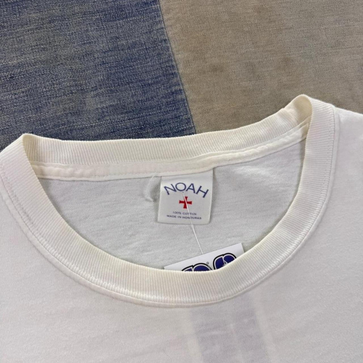 2010s Noah NYC Core Logo Cross Tee | Medium