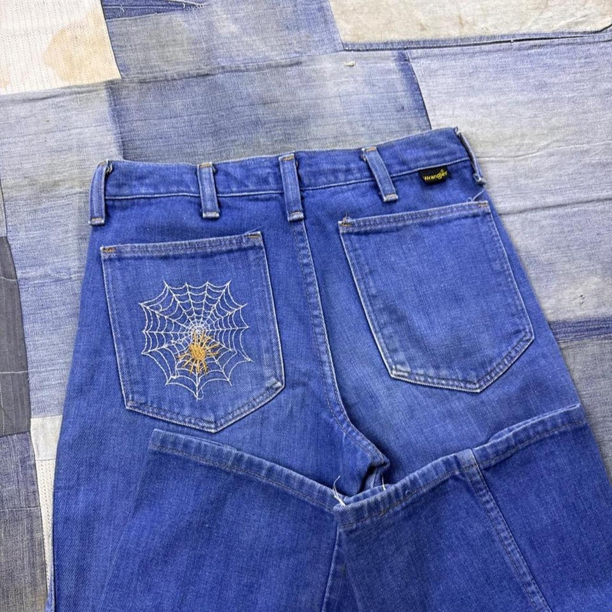 1970s Wrangler Spiderweb Embroidered Bell Bottom Jeans | 25x33