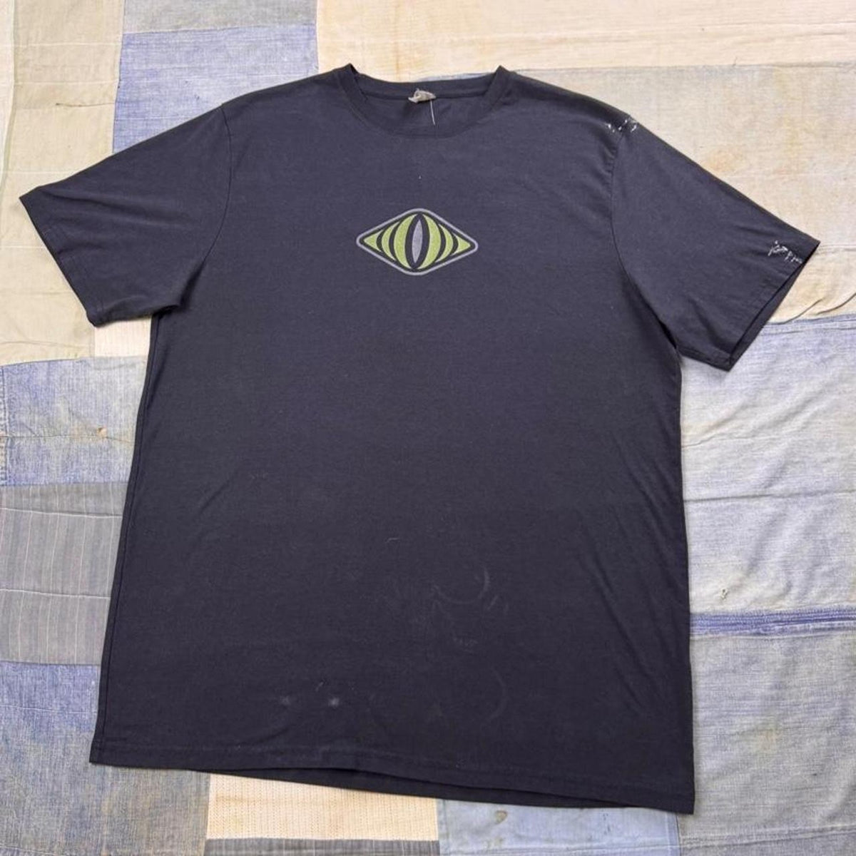 2000s Reptilia Golden Eye Logo Graphic Tee | XL