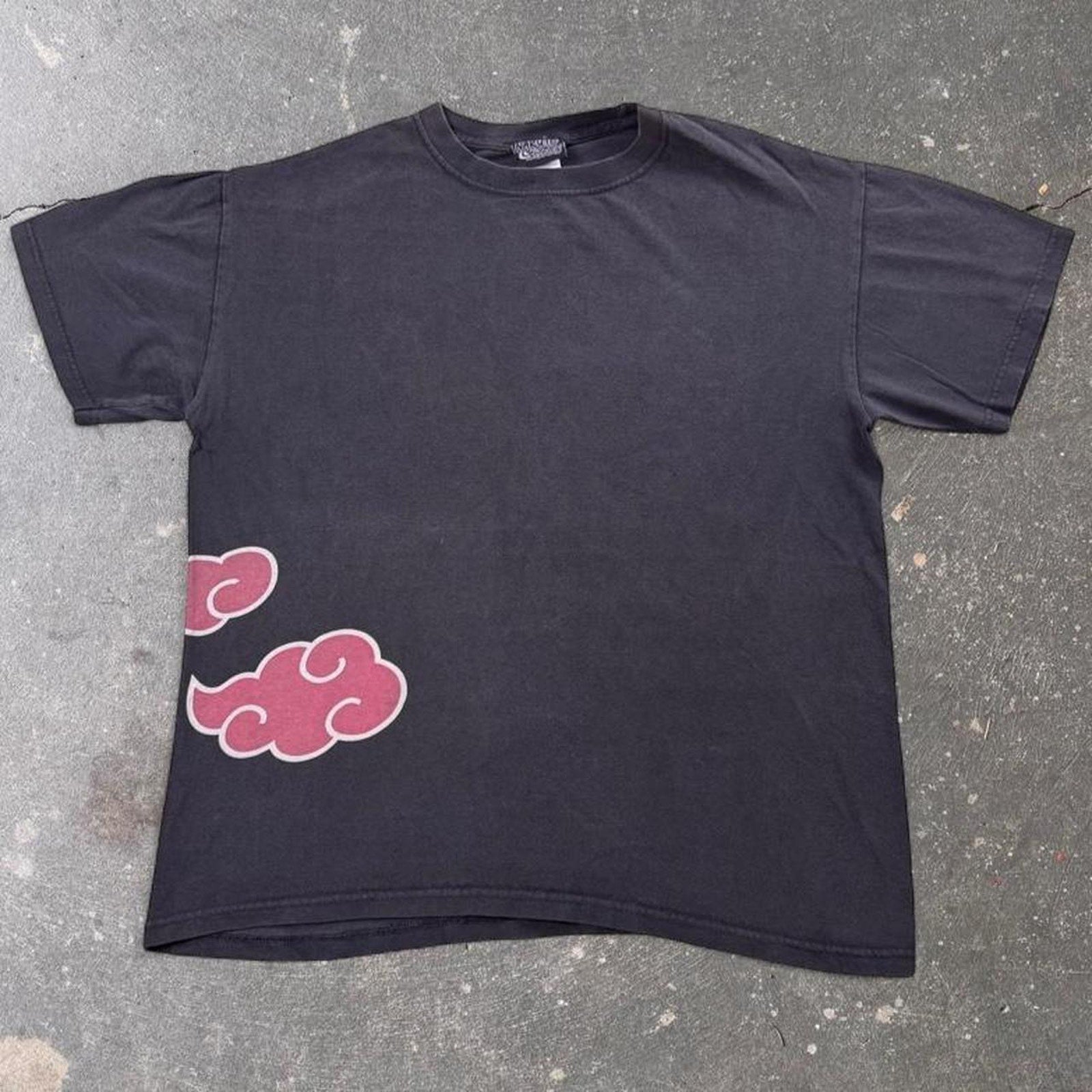 2002 Naruto Akatsuki Cloud Graphic Tee | Medium