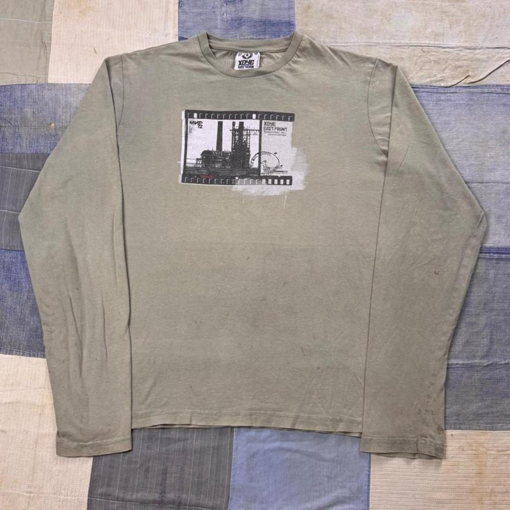 2000s Xoye Eastern St. Petersburg Industrial Graphic Long Sleeve Tee | XL